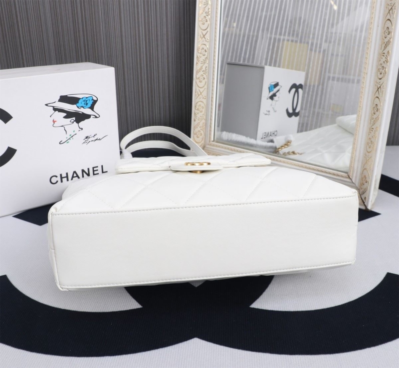 Ch**el shopping bags